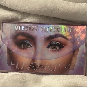 Huda Beauty Mercury Retrograde palette